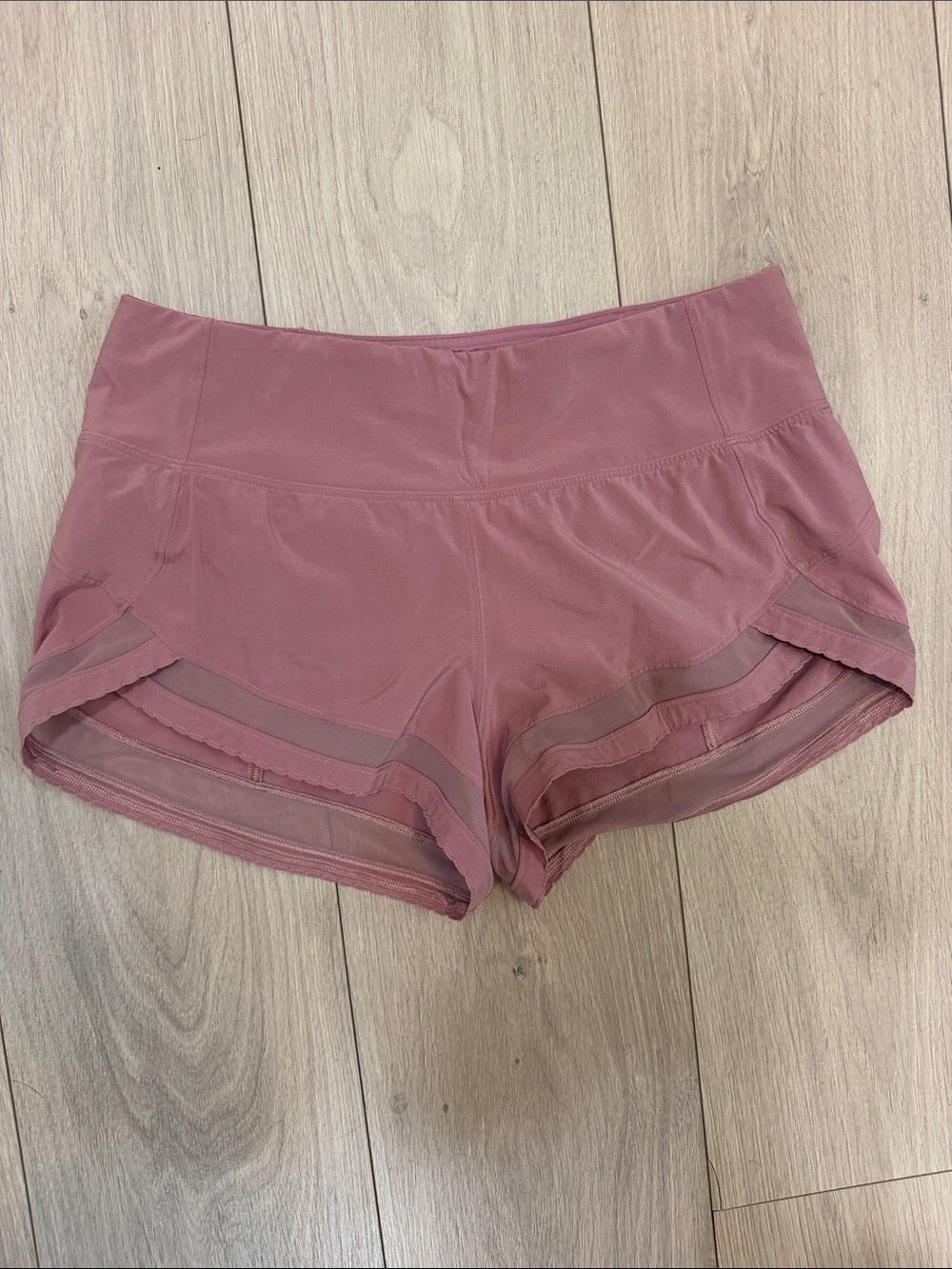 Lululemon shorts size 6. Great condition